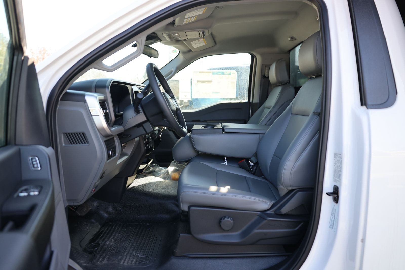 2024 Ford F-600SD XL