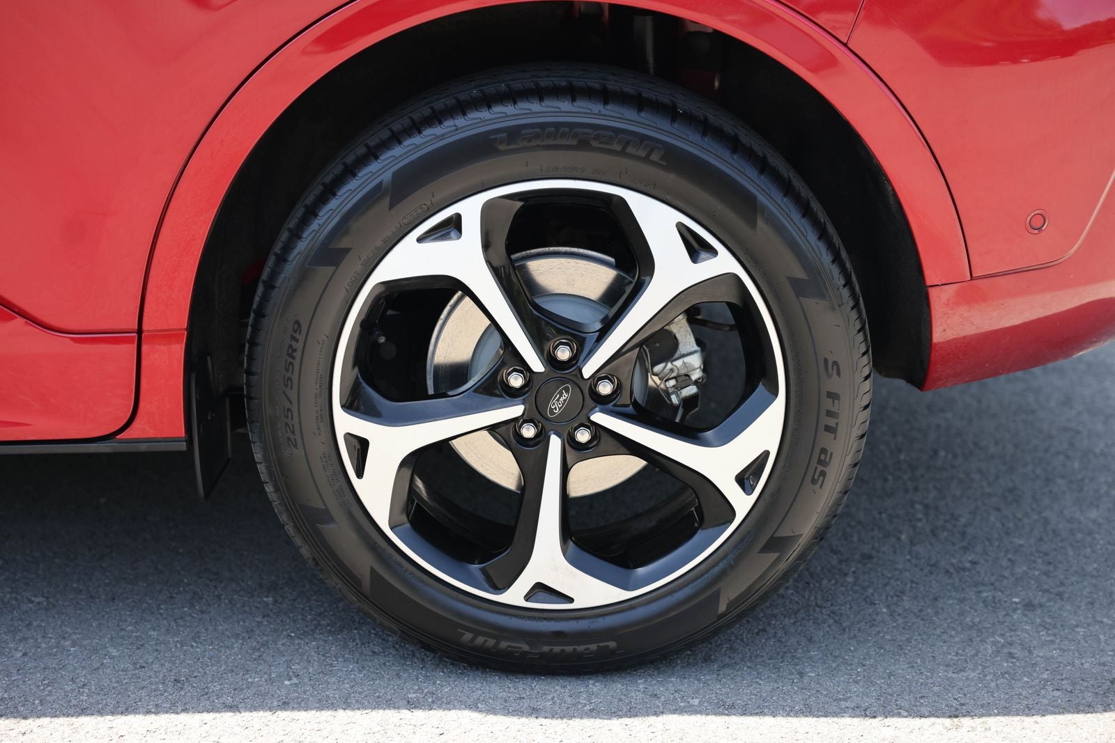 2023 Ford Escape ST-Line Elite