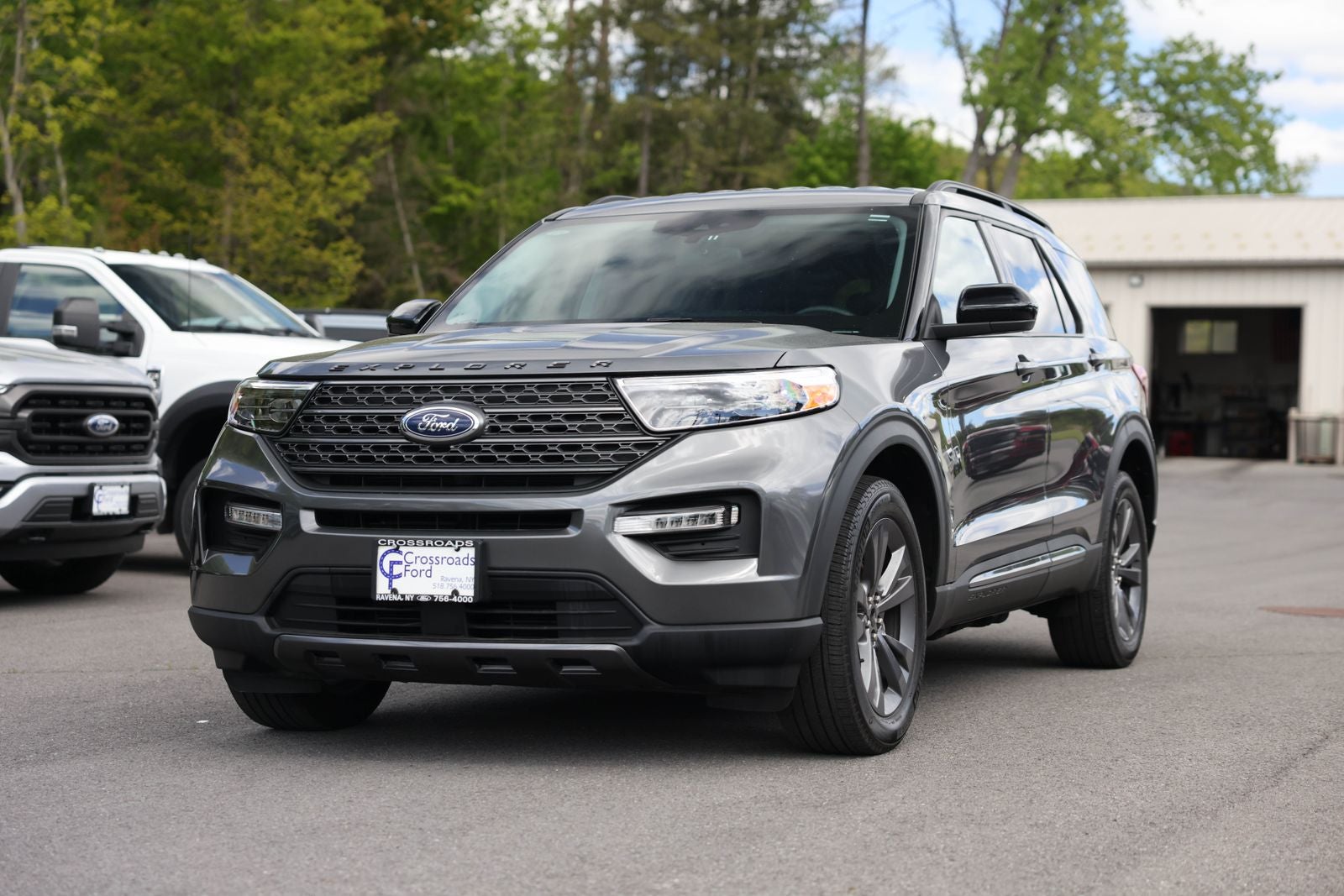 2023 Ford Explorer XLT 4WD's photo