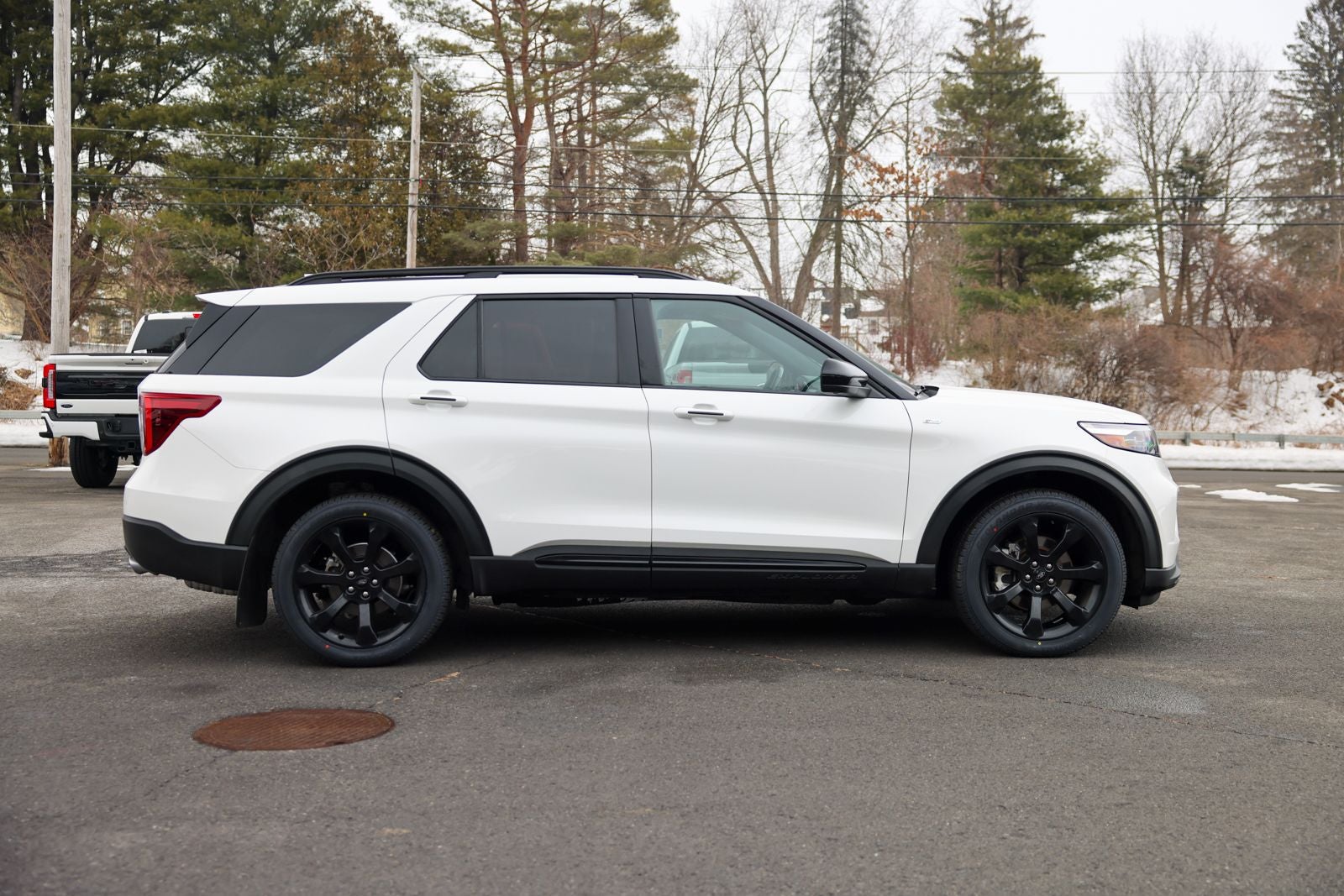 2022 Ford Explorer ST-Line