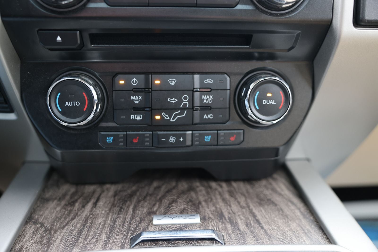 2017 Ford F-250SD Lariat