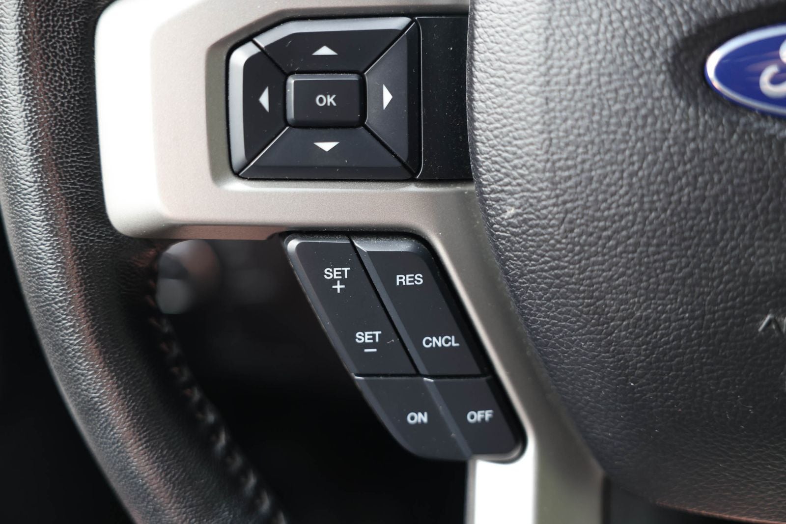 2017 Ford F-350SD Lariat DRW