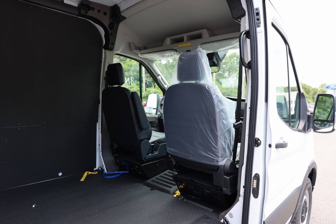 2025 Ford Transit-250 Base