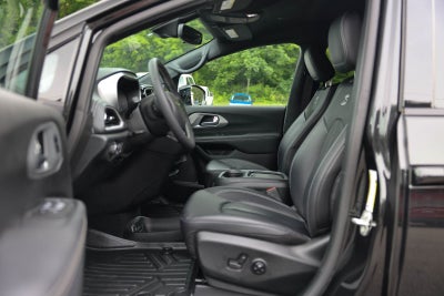 2024 Chrysler Pacifica Hybrid Select S Appearance