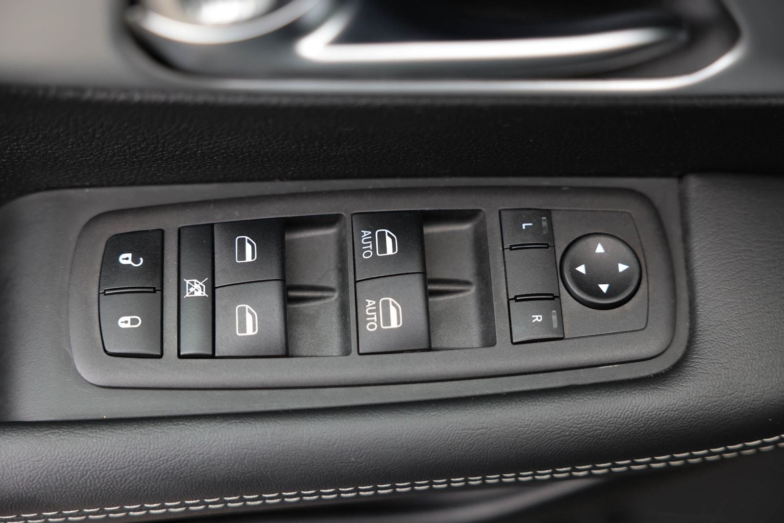 2024 Chrysler Pacifica Hybrid Select S Appearance