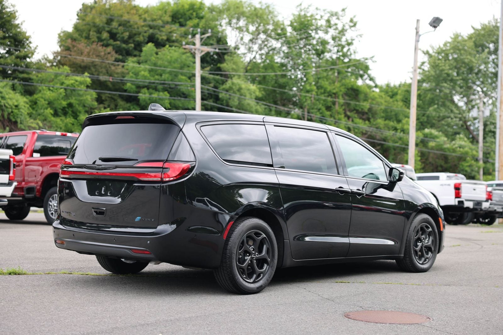 2024 Chrysler Pacifica Hybrid Select S Appearance