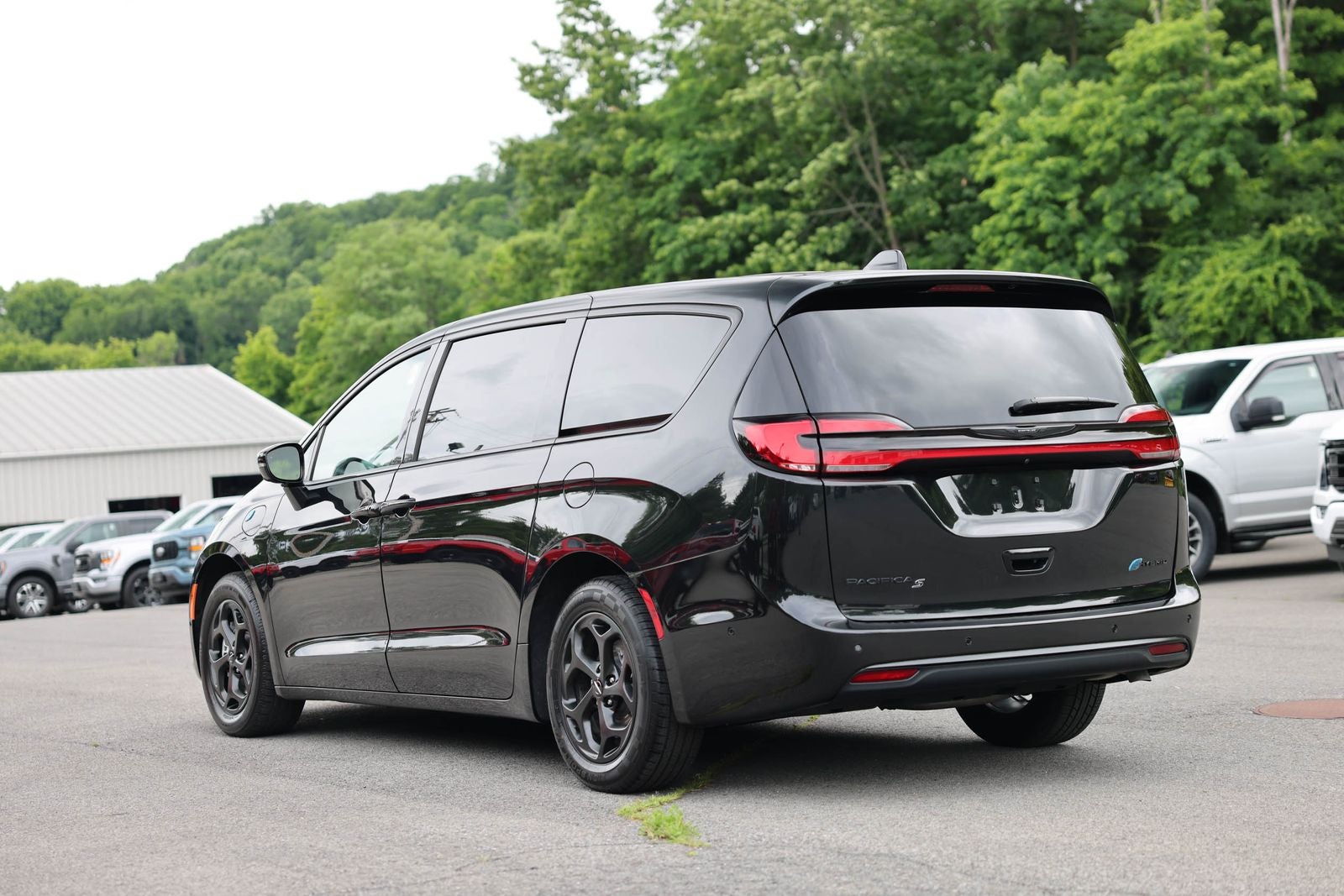 2024 Chrysler Pacifica Hybrid Select S Appearance