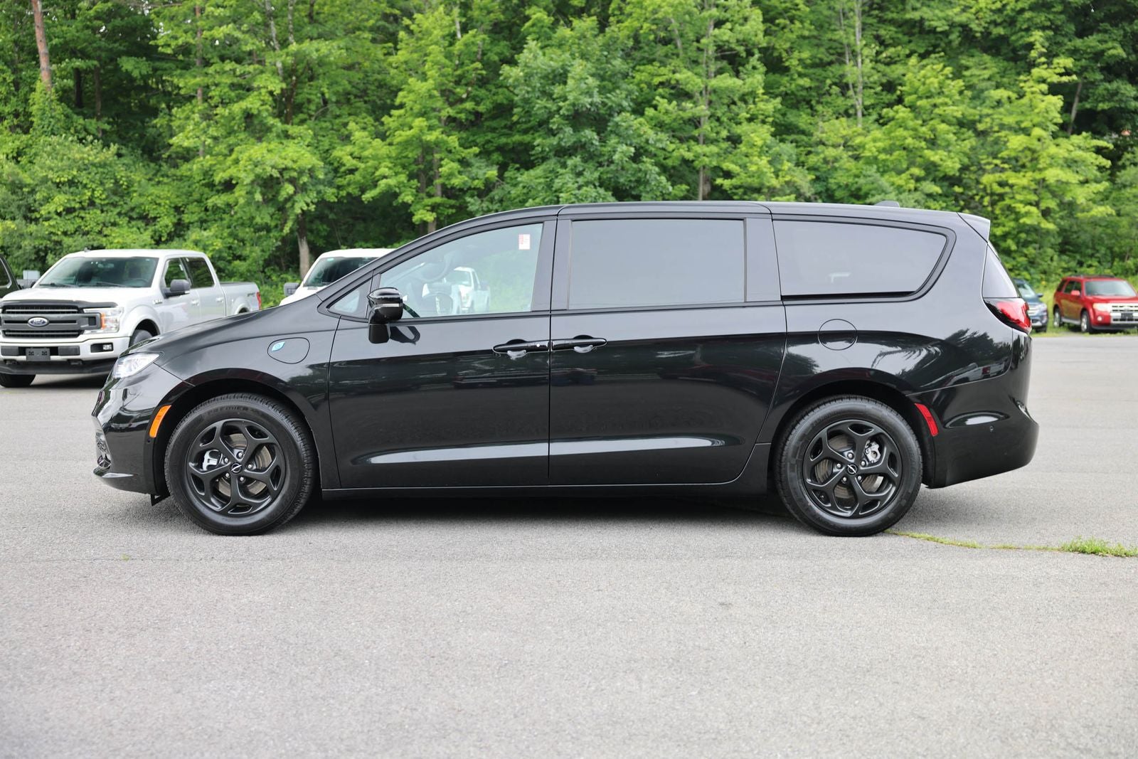 2024 Chrysler Pacifica Hybrid Select S Appearance